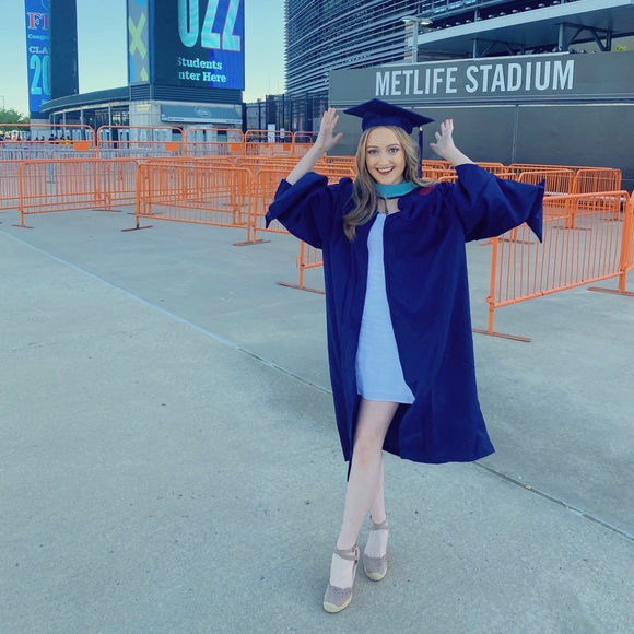 Meet your Posher, Katherine - Picture 3 of 4